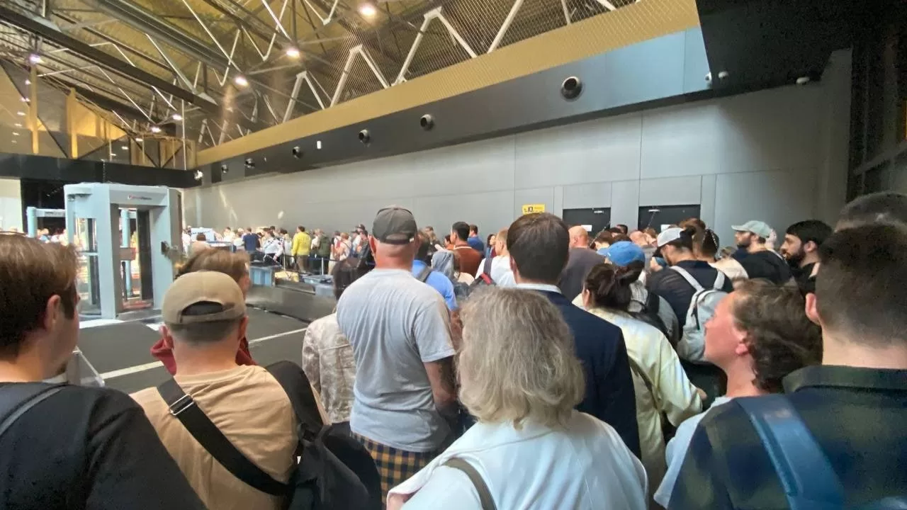 Толпа пассажиров в Шереметьево / Фото: РосСМИ