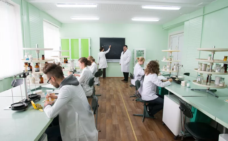 Студенти Запорізького державного медико-фармацевтичного університету / Фото: mphu.edu.ua