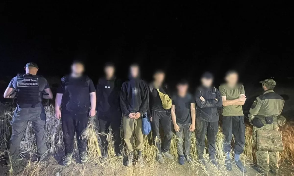 Прикордонники затримали на Одещині сімох чоловіків, які збиралися незаконно потрапити до Молдови / Фото: ДПСУ
