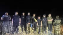 Пограничники задержали в Одесской области семерых мужчин, которые собирались незаконно попасть в Молдову / Фото: ГПСУ