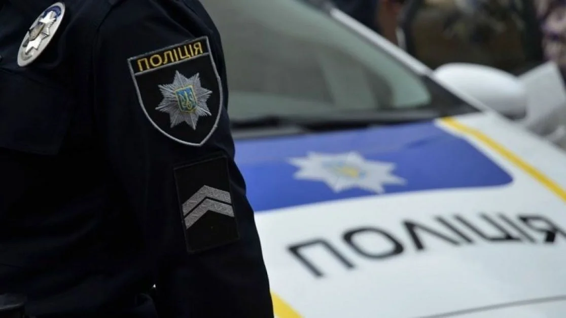 Полицейский рядом со служебным автомобилем / Фото иллюстративное: Нацполиция