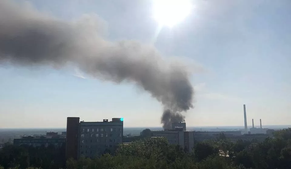 Дим після вибухів на радіозаводі в Пензі / Фото: Соцмережі