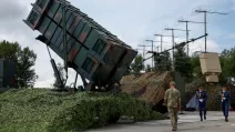 Українські військовослужбовці поруч із пусковою установкою Patriot, Україна, 4 серпня 2024 / Фото Reuters