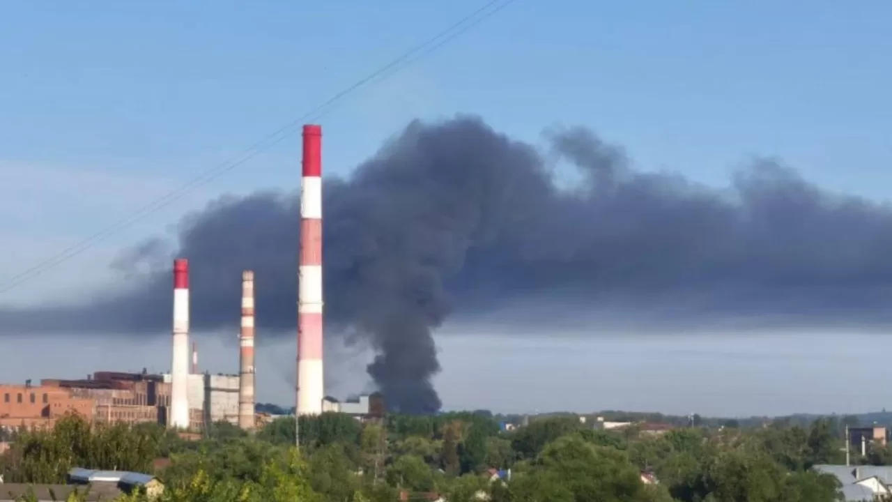 Strike UAVs struck the Radiozavod JSC in the city of Penza / Photo from X @NHunter007