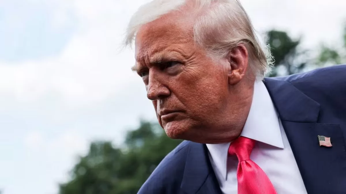 Президент Дональд Трамп беседует с журналистами в Вашингтоне, 15 июля 2025 / Фото Reuters