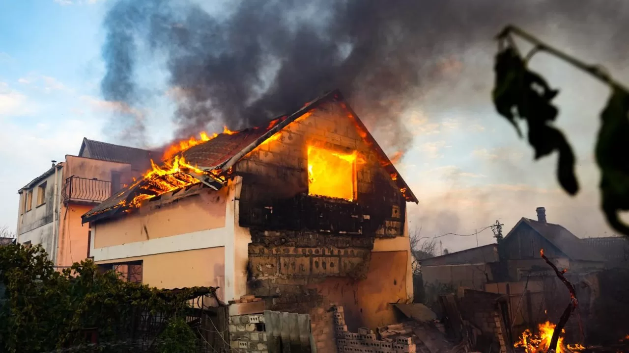 Kherson under air attack: rescuers eliminated the consequences of the shelling / Photo by the State Emergency Service