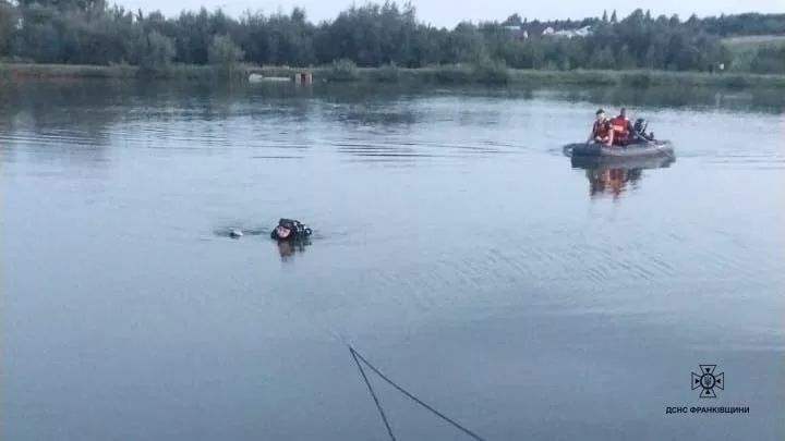 В Ивано-Франковской области с озера подняли тело подростка / Фото: ГУ ГСЧС Украины в Ивано-Франковской области