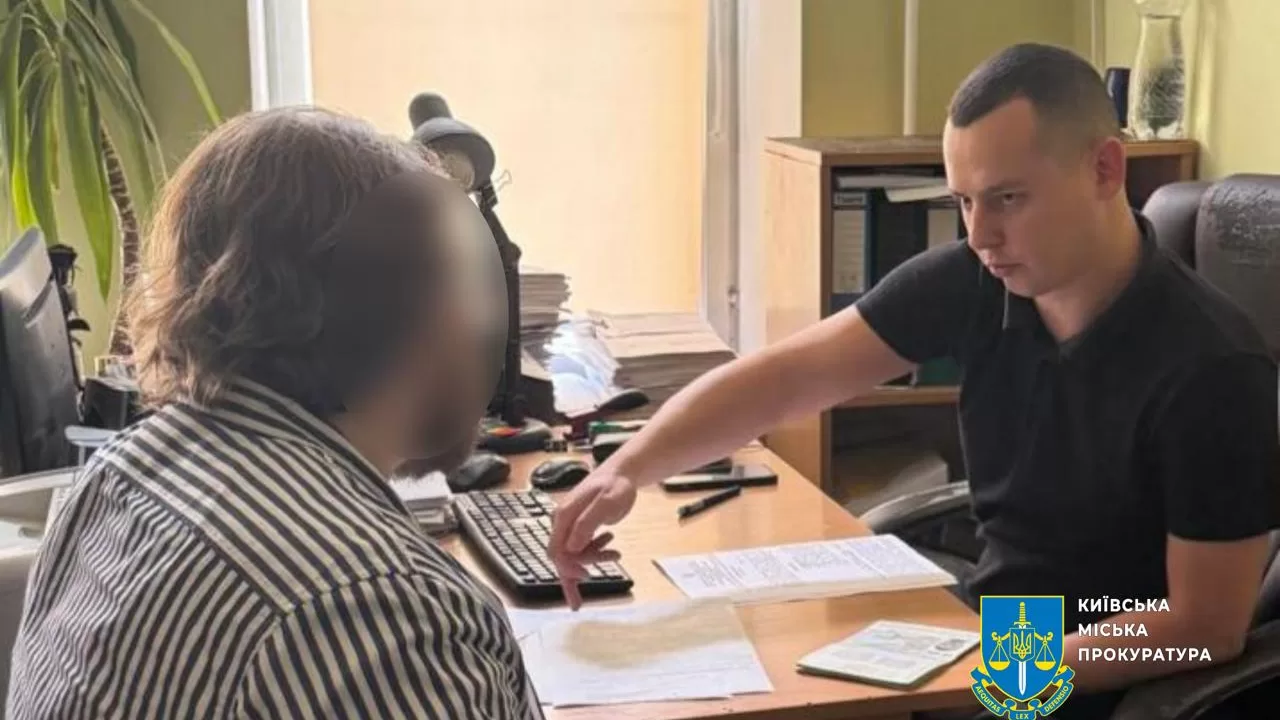 Объявления подозрения шантажисту / Фото: Киевская городская прокуратура