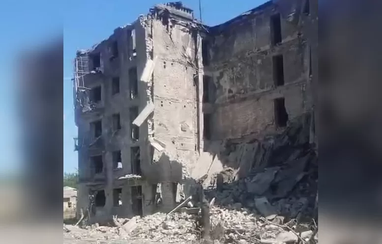 Зруйнований будинок у Куп'янську 5 серпня / Фото: Поліція Харківщини