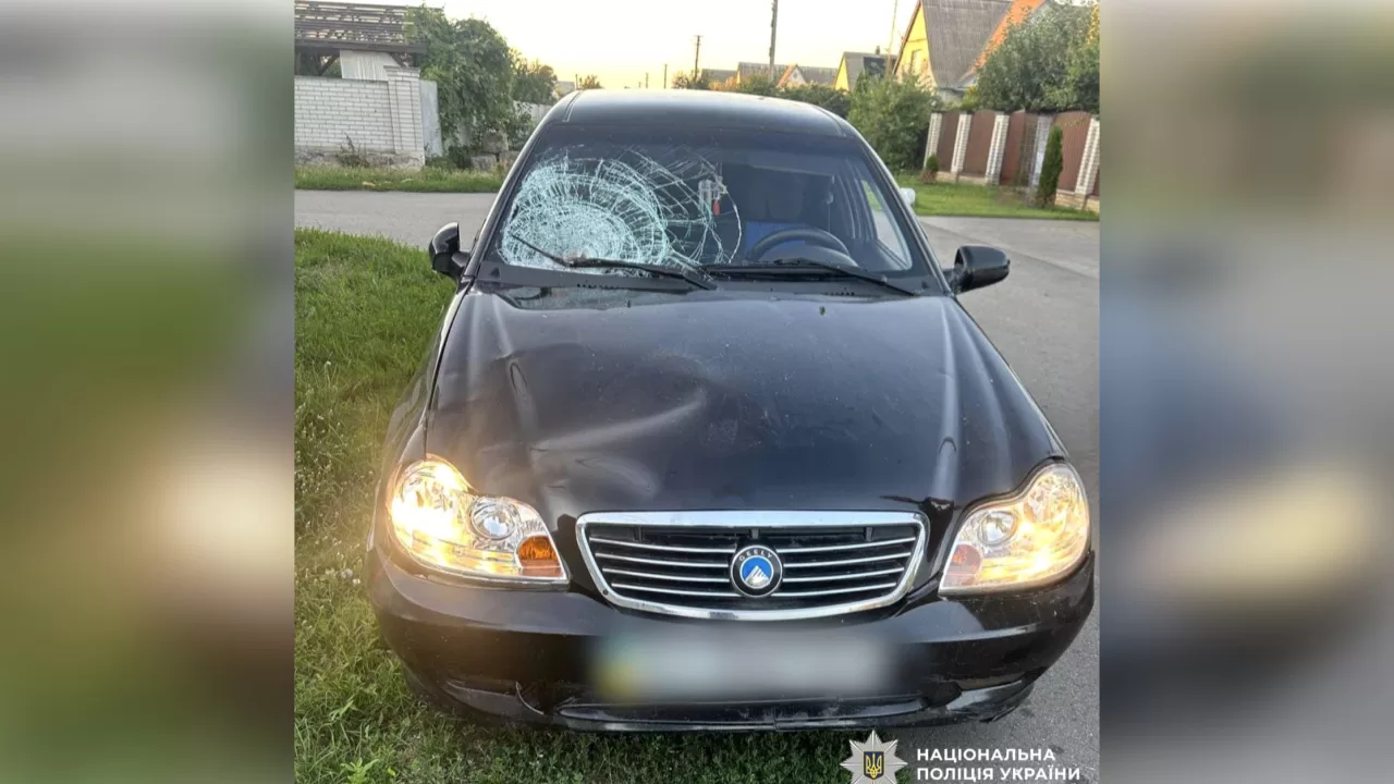 Автомобиль, сбивший двух детей в Киевской области / Фото: ГУНП в Киевской области