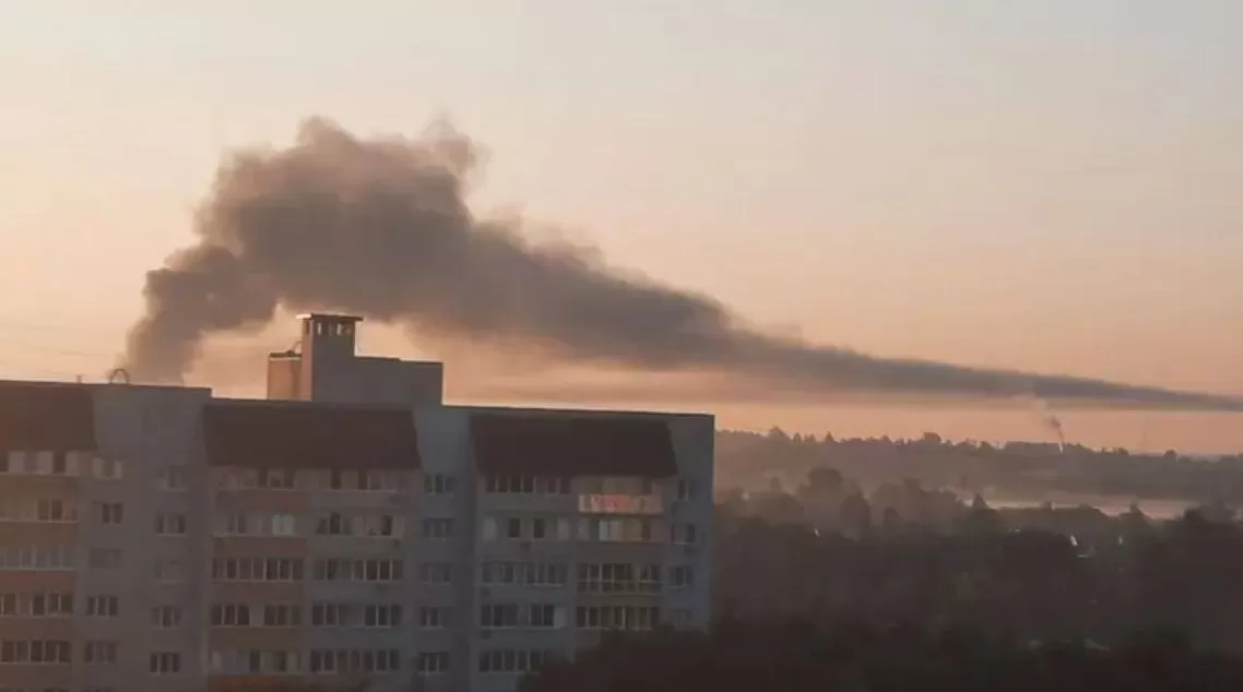 Густий дим у Брянську / Фото з соцмереж