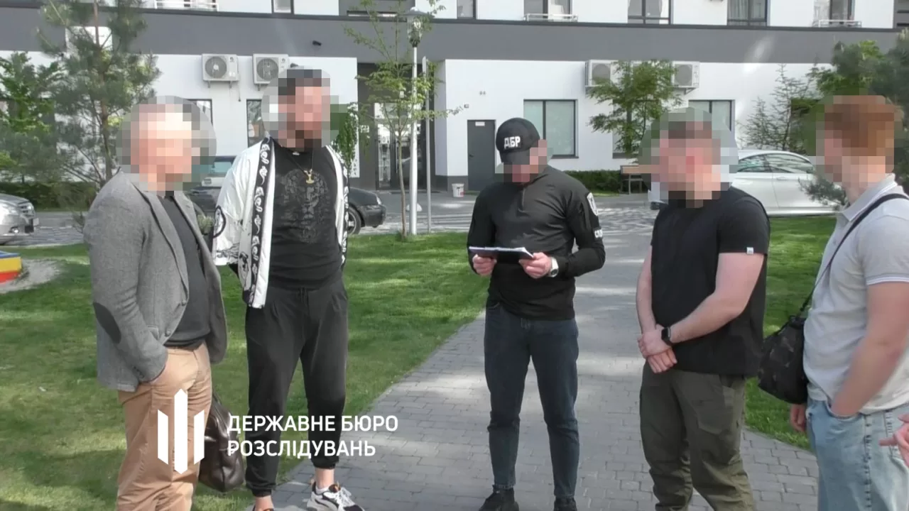 Оголошення підозри дезертиру / Фото: ДБР