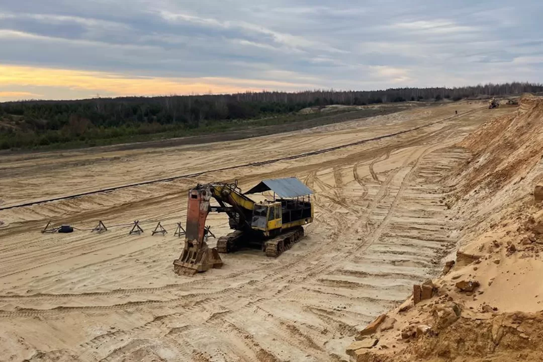 Карьер производственного подразделения филиала Укрзализныци / Фото: Нацполиция