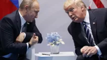 Президент Дональд Трамп зустрічається з керівником Росії Володимиром Путіним на саміті G-20 у Гамбурзі, 7 липня 2017 року / Фото: AP