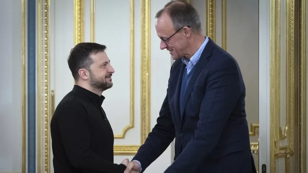 Президент України Володимир Зеленський з канцлером Німеччини Фрідріхом Мерцом / Фото: AP