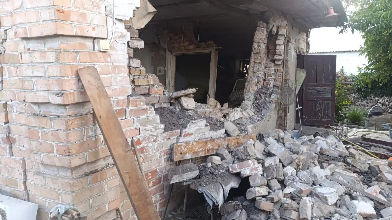 Вранці ворог атакував Дніпро ракетами. Постраждали троє людей / Фото Дніпропетровська ОВА