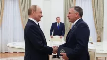 Путин приветствует специального посланника США Стива Виткоффа, Москва, 6 августа 2025 / Фото Sputnik