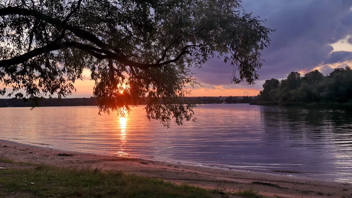 Вечір. Затока Дніпра. Київ / Фото з Facebook Vitaliy Krasnik