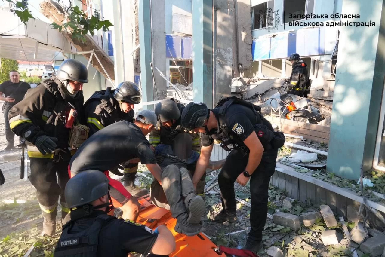 У Запоріжжі авіабомба влучила в центральний автовокзал – щонайменше 12 постраждалих