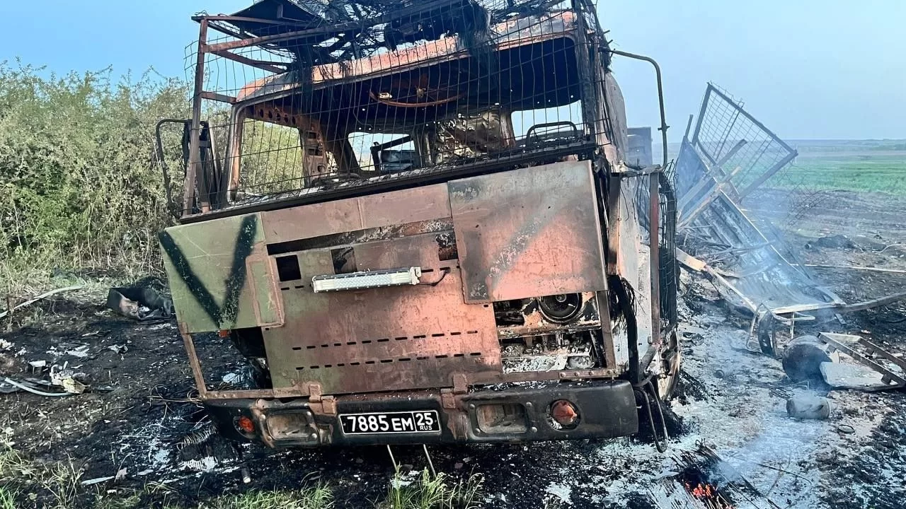 Знищена російська вантажівка / Фото: t.me/lost_warinua