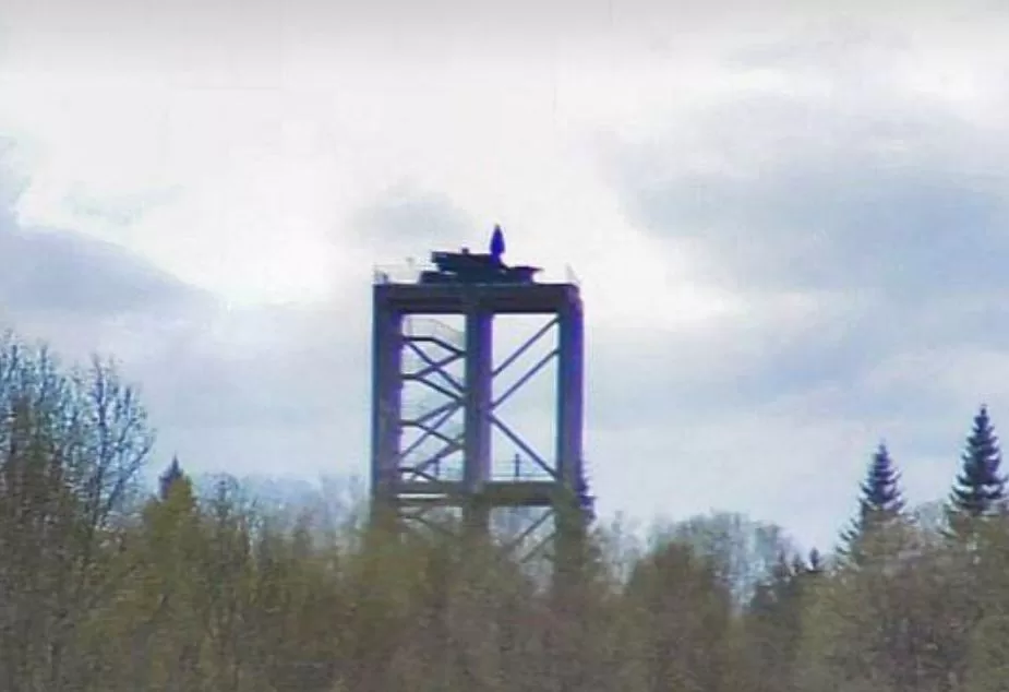 Вежа з ЗРГК "Панцирь-С1" біля резиденції Путіна на Валдаї / "Радіо Свобода"