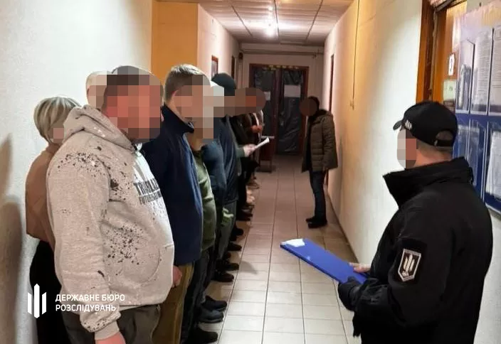 Участники организованной преступной группы в Черниговской в/ч / Фото: ГБР