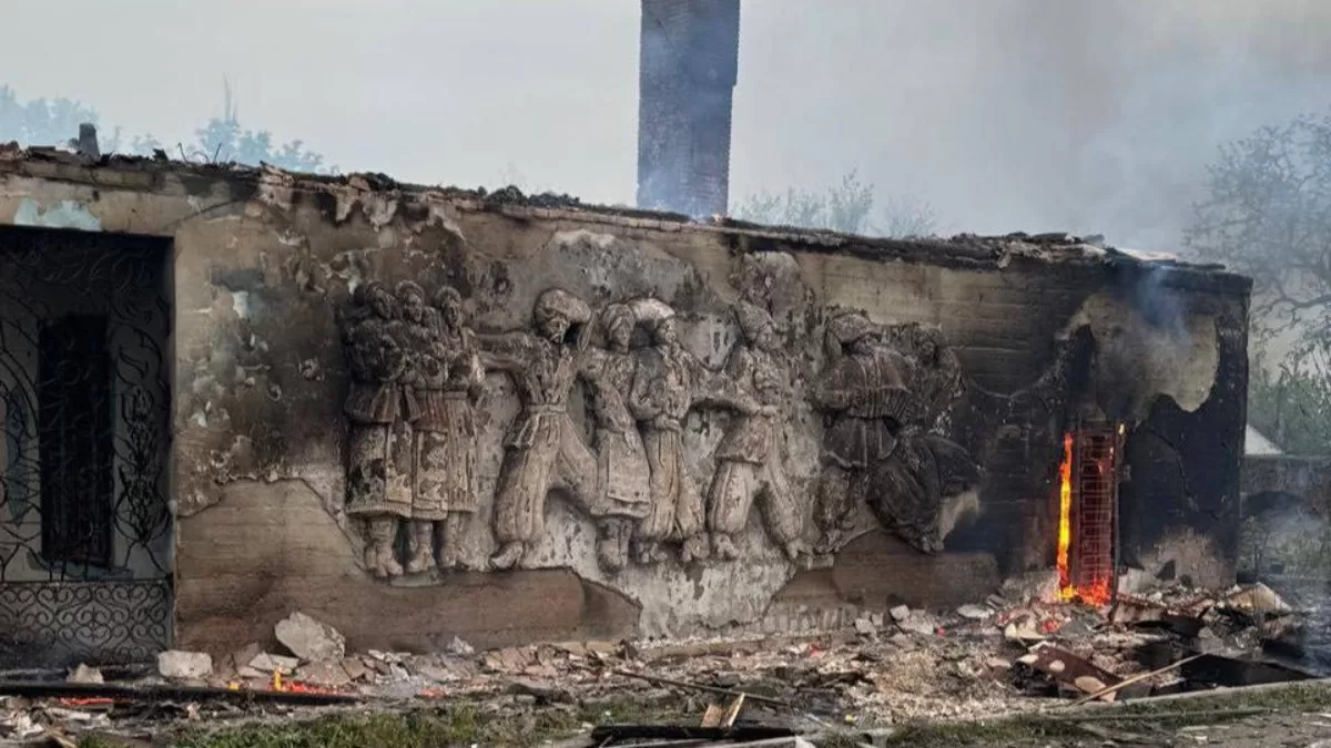 Dobropillya after a night attack by Shaheds. 30 April 2025 / Photo from X @mcsimkas