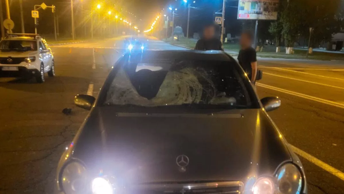 Слідчі встановлюють обставини ДТП, в якій загинув пішохід / Фото Нацполіція