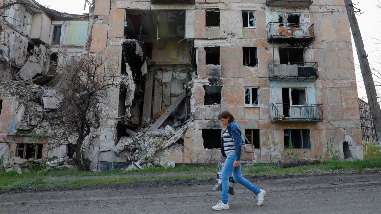 Посёлок Тошевка на Луганщине, оккупированный российскими войсками 21 июня 2022 года. Этот снимок сделан 17 апреля 2025 года / Фото Reuters