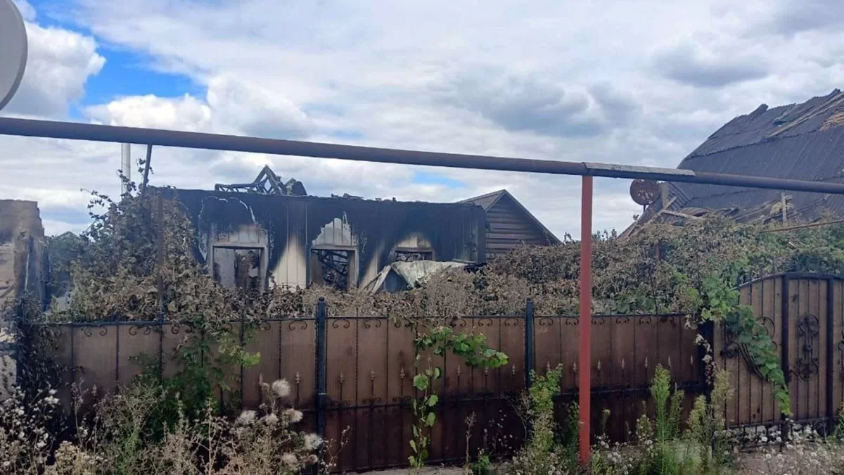 За 16 августа полиция зафиксировала 2 520 вражеских ударов по линии фронта и жилому сектору / Фото Нацполиция