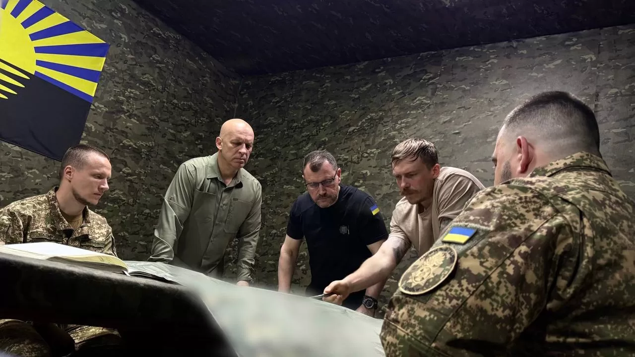 Commander of the 1st Corps of the NGU "Azov," Denys "Redis" Prokopenko, briefs Interior Minister Ihor Klymenko on the operational situation at the front line / Photo: Ministry of Internal Affairs