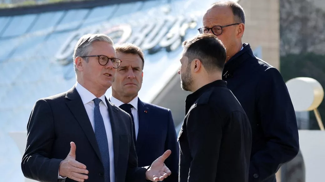 Премьер-министр Великобритании Кир Стармер с президентом Франции Эмманюэлем Макроном, президентом Украины Владимиром Зеленским и канцлером Германии Фридрихом Мерцем / Фото: REUTERS