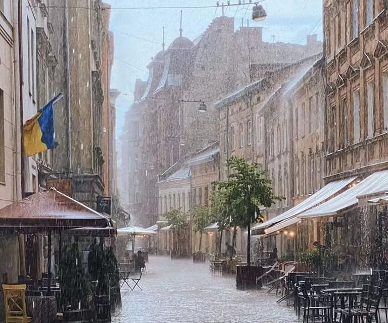 Дощовий Львів / Фото: lvivingxpress, X