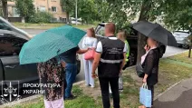  Задержание подозреваемой в организации схемы для уклонистов / Фото: Офис Генерального прокурора