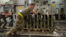 Загрузка военной помощи для Украины / Фото: US Air Force