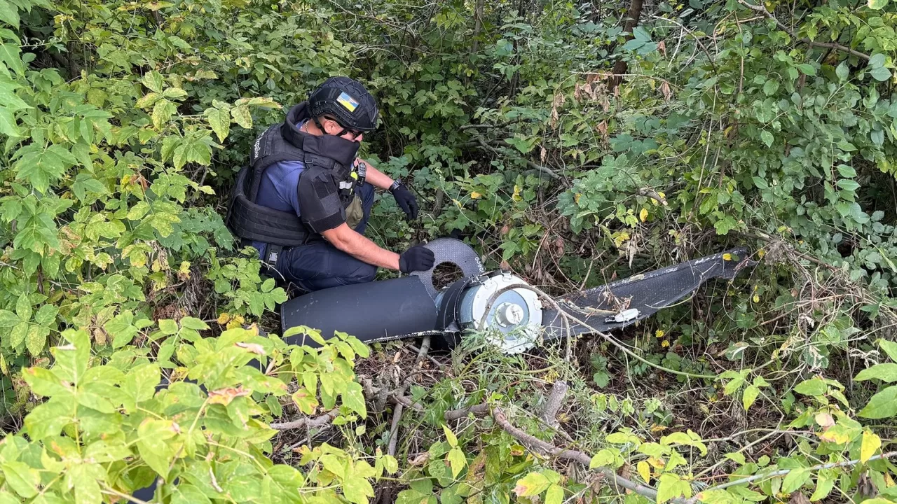 Знайдена на Харківщині бойова частина "шахеда" / Фото: Міжрегіональний центр гуманітарного розмінування та швидкого реагування