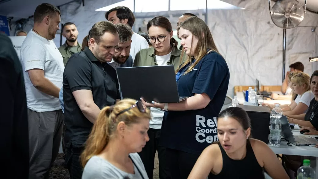 Юлия Свириденко вместе с командой в транзитном центре для ВПЛ в Павлограде / Фото: Юлия Свириденко/Telegram