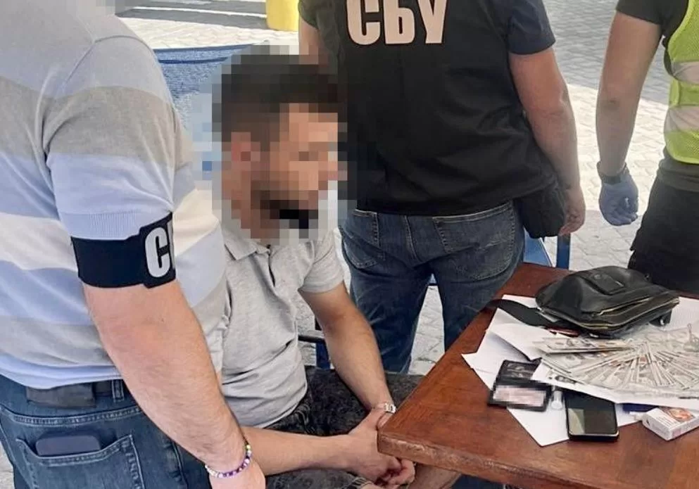 У Харкові затримали чоловіка, який за гроші "допомагав" з відстрочками / Фото: СБУ