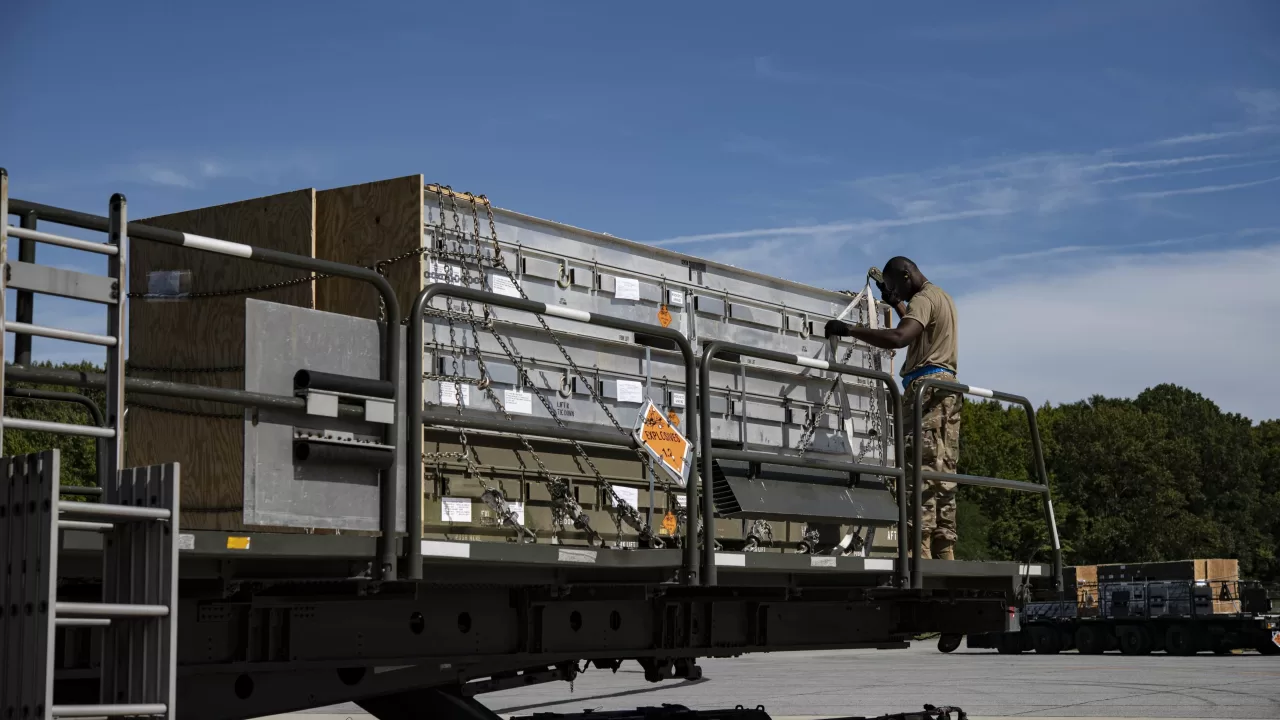 Загрузка в США ракет AGM-88 HARM для Украины / Фото: Воздушные Силы США