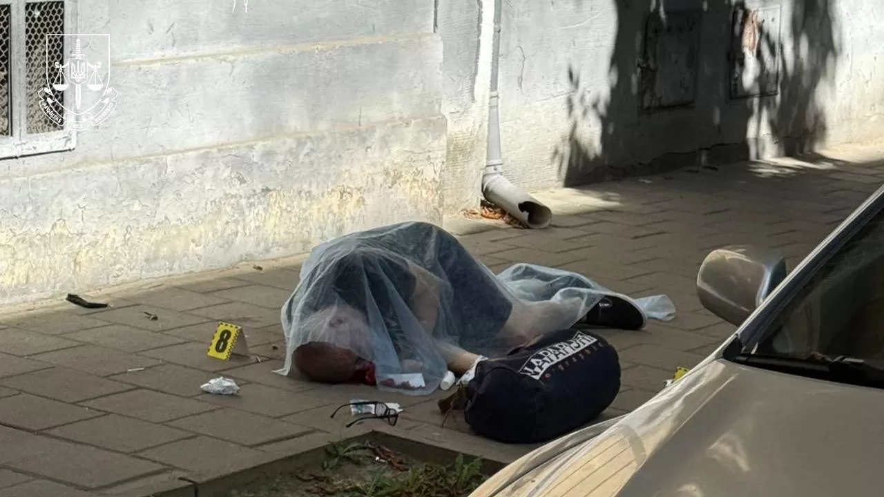 Невідомий чоловік здійснив декілька пострілів у політика, внаслідок яких Андрій Парубій загинув на місці / Фото Офіс Генпрокурора