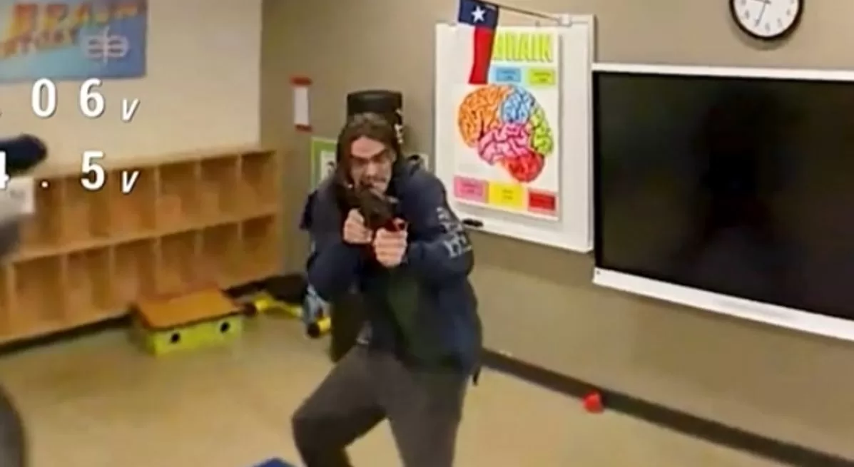 Випробування дронів, призначених для зупинки нападників на учнів / Кадр з відео