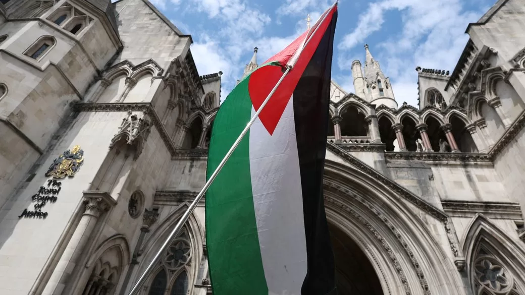 Флаг частично признанного государства Палестина / REUTERS