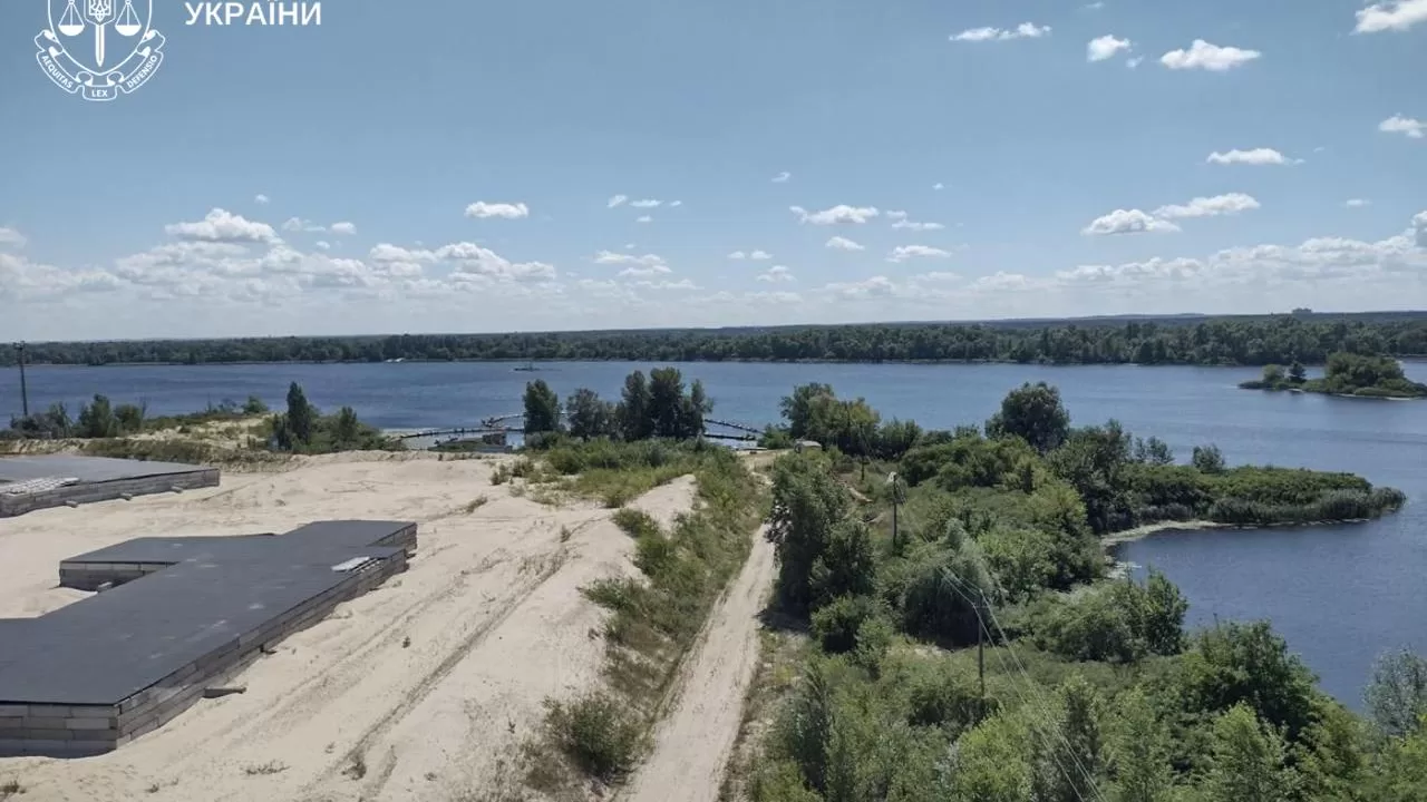 Захваченный участок на Жуковом острове / Фото: Киевская городская прокуратура