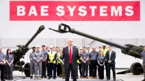 Министр обороны Джон Хилли на открытии завода BAE Systems / Фото: BAE Systems