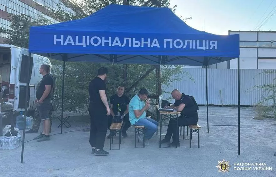 Мобильный пункт для оказания помощи / Фото: Полиция Днепропетровщины