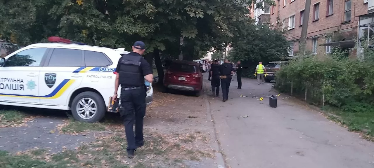 Правоохоронці на місці вибуху у Хмельницькому / Фото: Нацполіція