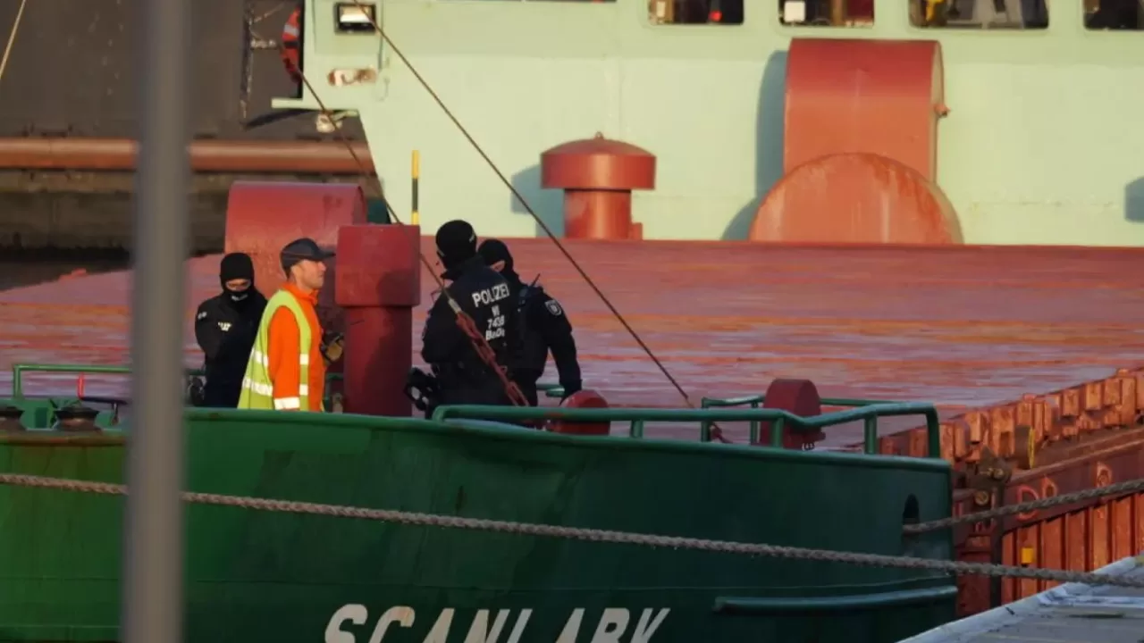 Рейд на грузовом судне Scanlark / Фото: Daniel Friederichs