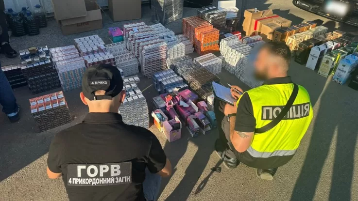 Поддельный алкоголь и табак, изъятые в Харькове