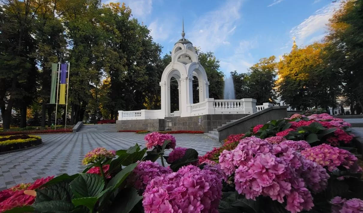 Зеркальная струя в Харькове / Фото: Суспільне
