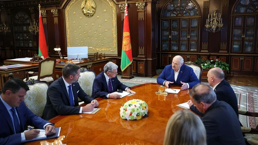 Заступник спецпосланця президента США Джон Коул на зустрічі з самопроголошеним главою Білорусі Олександром Лукашенком / Фото: BELTA